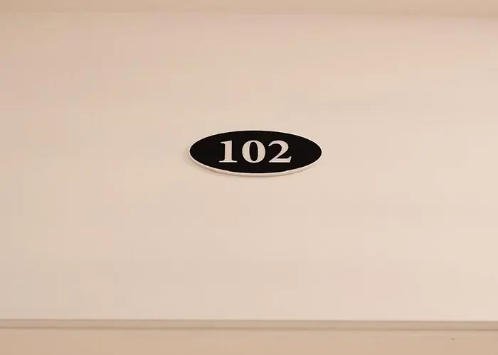 102 Apartmán Tirana